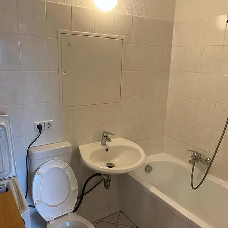 Sonnige Terrassenwohnung Mit 3 Zimmern R15 Appartamento Lipsia